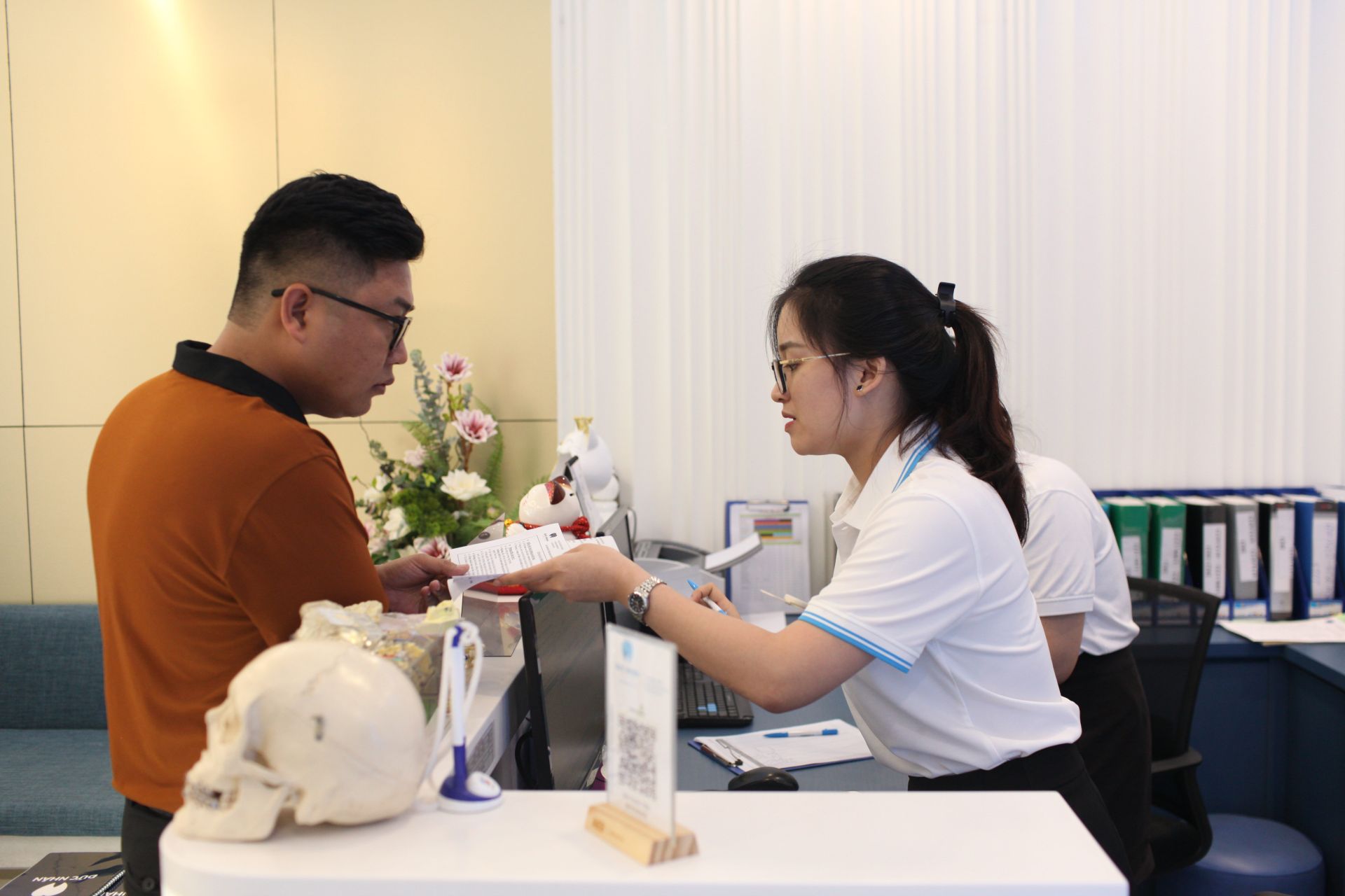ký hợp đồng chỉnh nha